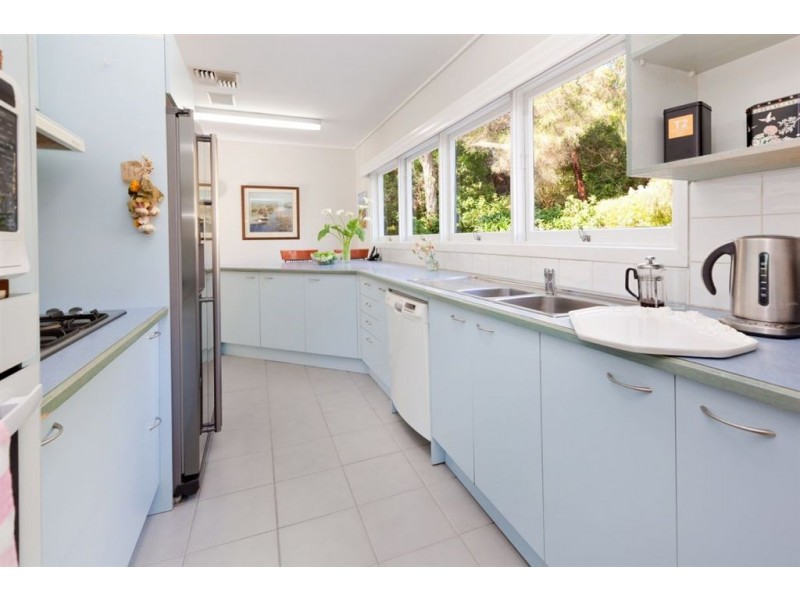 11 Mann Road, Mount Eliza VIC 3930