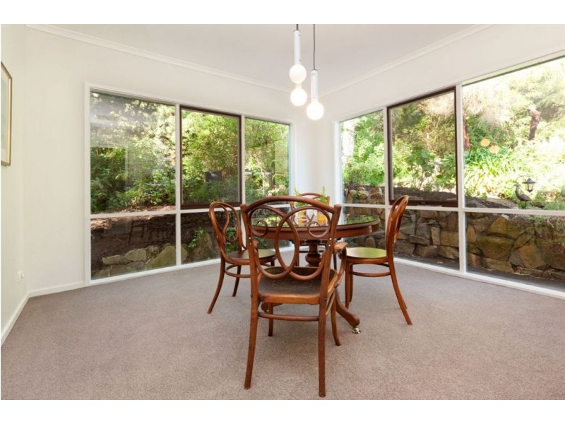 11 Mann Road, Mount Eliza VIC 3930