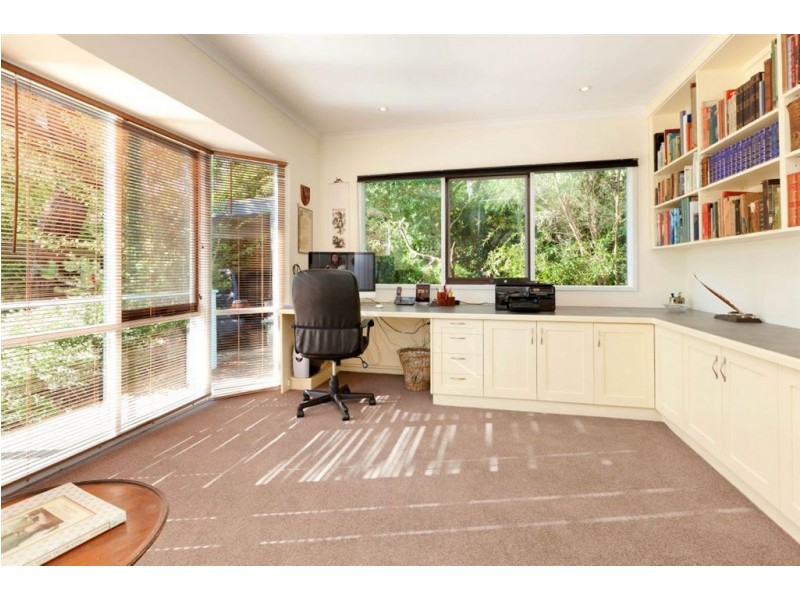 11 Mann Road, Mount Eliza VIC 3930