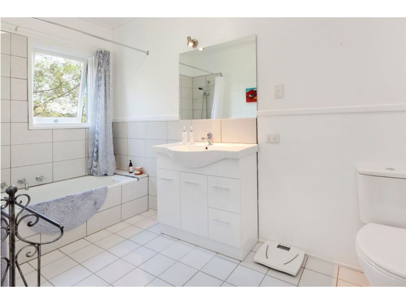 11 Mann Road, Mount Eliza VIC 3930