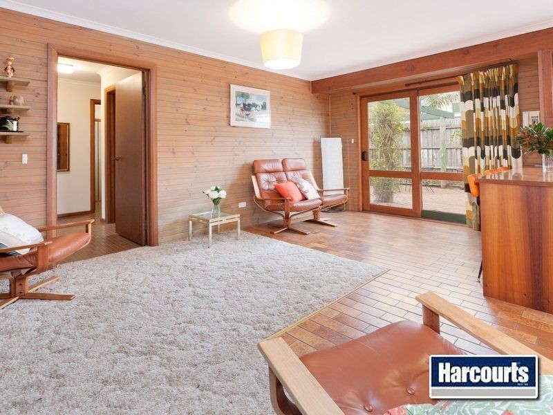 21 Roborough Ave, Mount Eliza VIC 3930