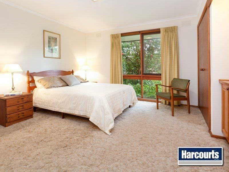 21 Roborough Ave, Mount Eliza VIC 3930