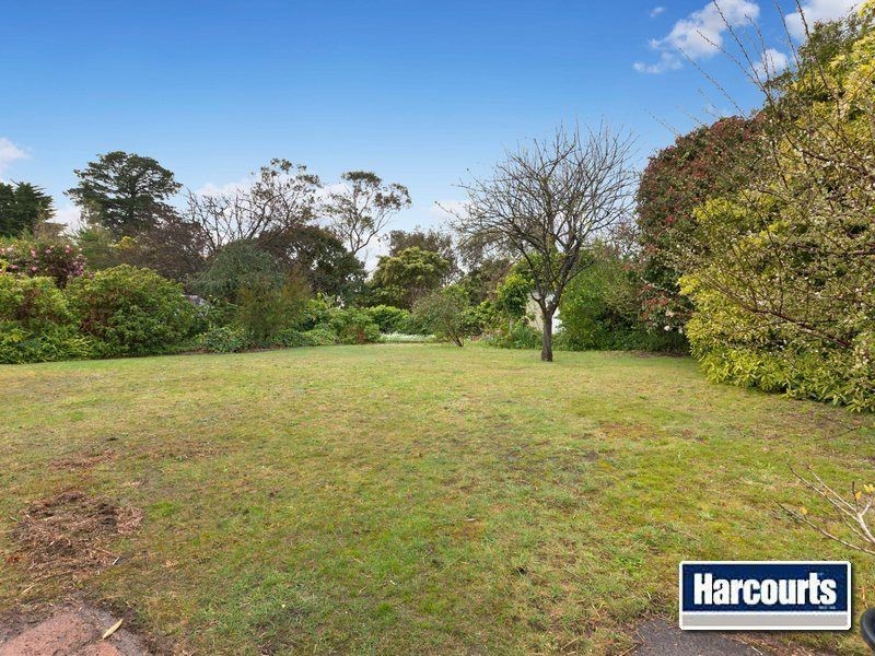 21 Roborough Ave, Mount Eliza VIC 3930