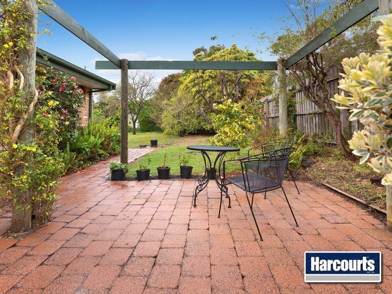 21 Roborough Ave, Mount Eliza VIC 3930