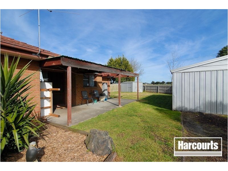 19 Caroline Crescent, Cranbourne VIC 3977