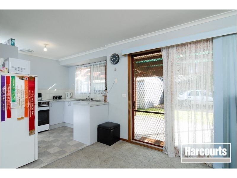 19 Caroline Crescent, Cranbourne VIC 3977