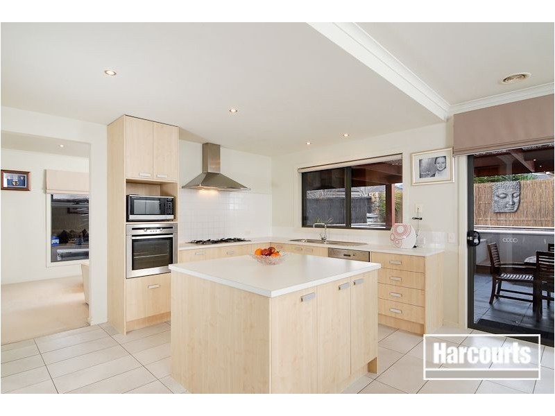 42 Bridgewater Boulevard, Berwick VIC 3806