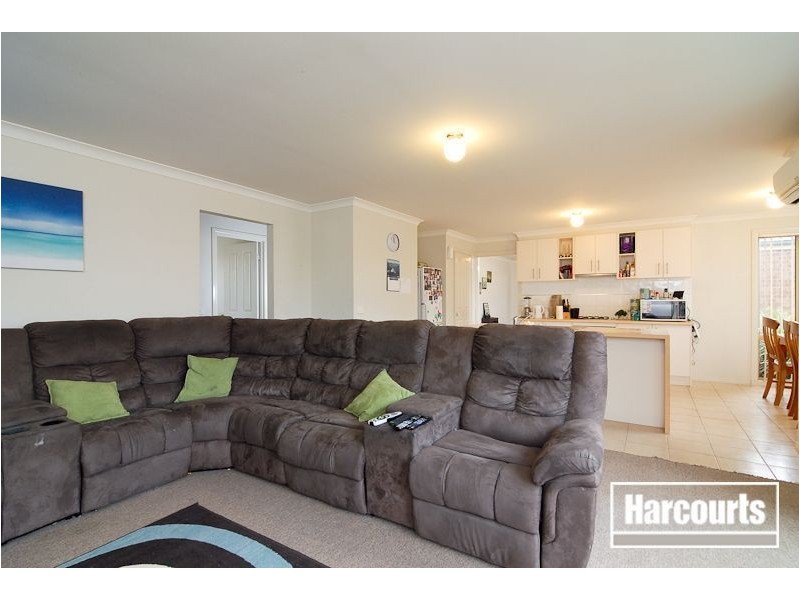 9 Orion Ave, Cranbourne VIC 3977