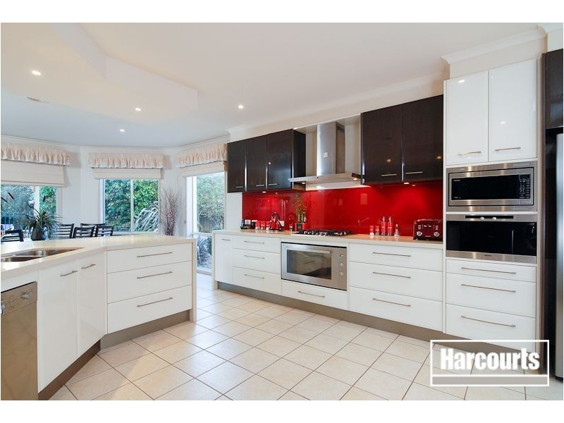 5 Floral Gardens, Narre Warren South VIC 3805