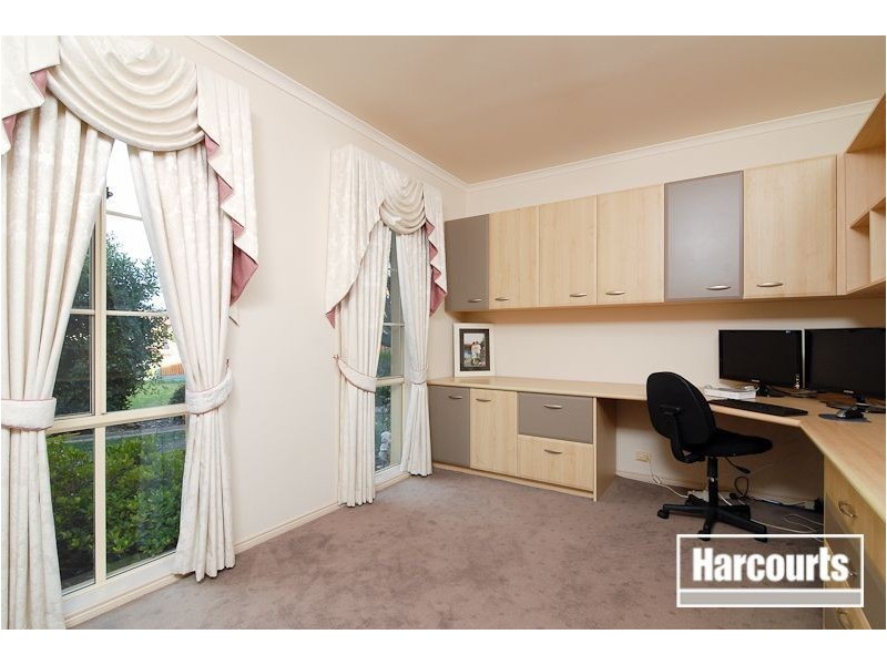 5 Floral Gardens, Narre Warren South VIC 3805