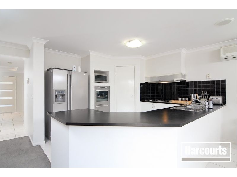 37 Chatswood Dve, Narre Warren South VIC 3805