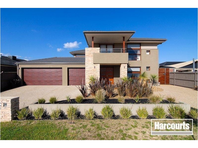 11 Greenfield Court, Cranbourne North VIC 3977