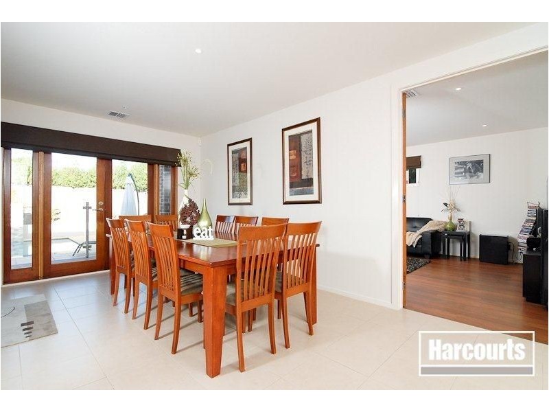 11 Greenfield Court, Cranbourne North VIC 3977