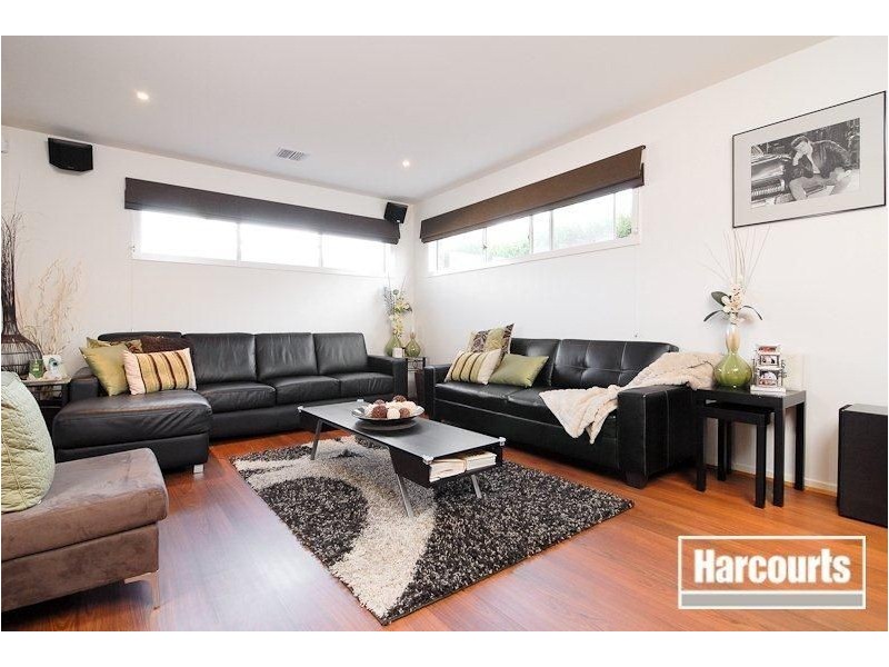 11 Greenfield Court, Cranbourne North VIC 3977