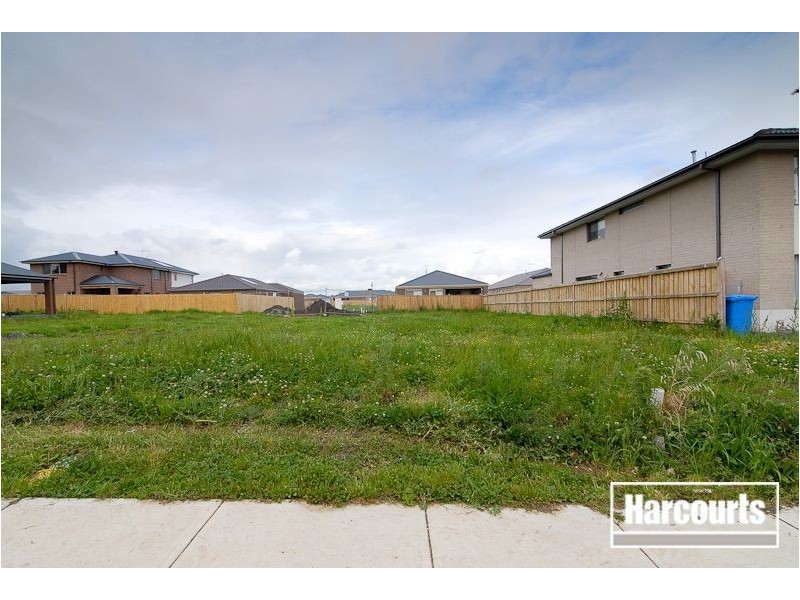 166 Mountainview Blvd, Cranbourne North VIC 3977