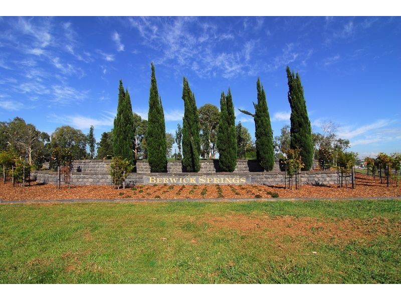 1 Glenmaggie Close, Berwick VIC 3806