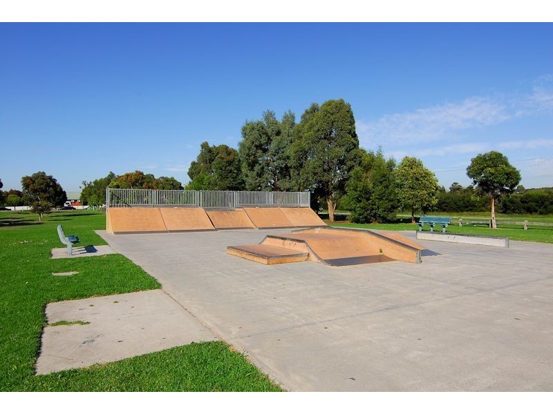 1 Glenmaggie Close, Berwick VIC 3806