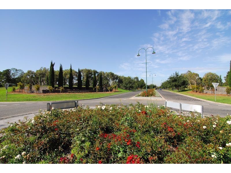 1 Glenmaggie Close, Berwick VIC 3806