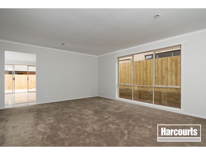 22 Bethune Drive, Hampton Park VIC 3976