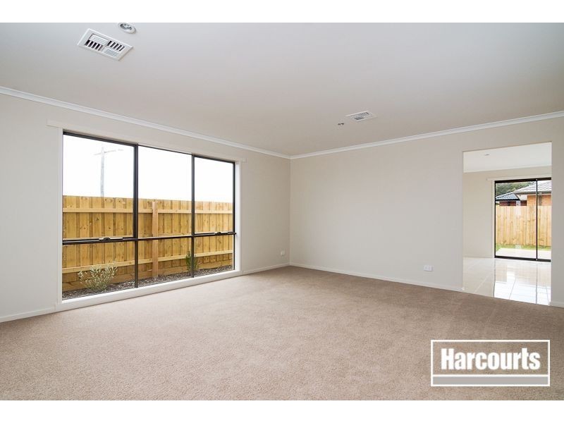 24 Bethune Drive, Hampton Park VIC 3976