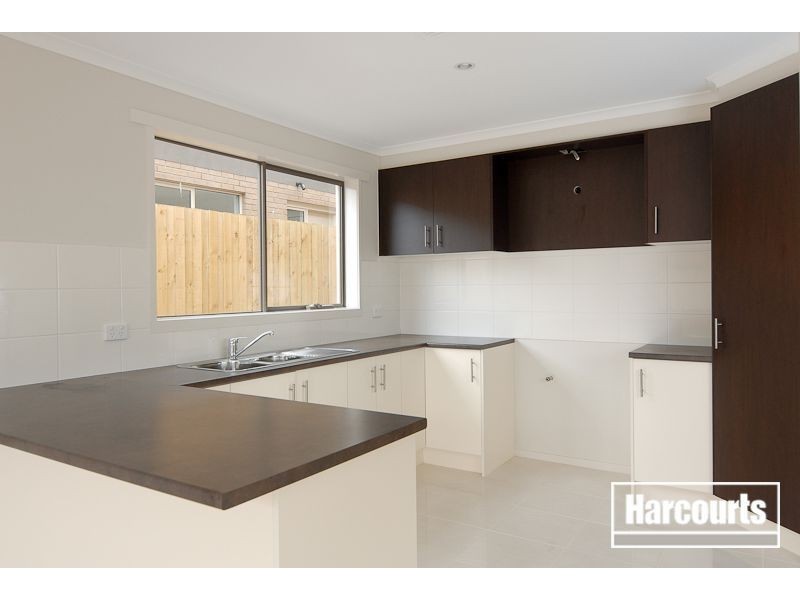 24 Bethune Drive, Hampton Park VIC 3976