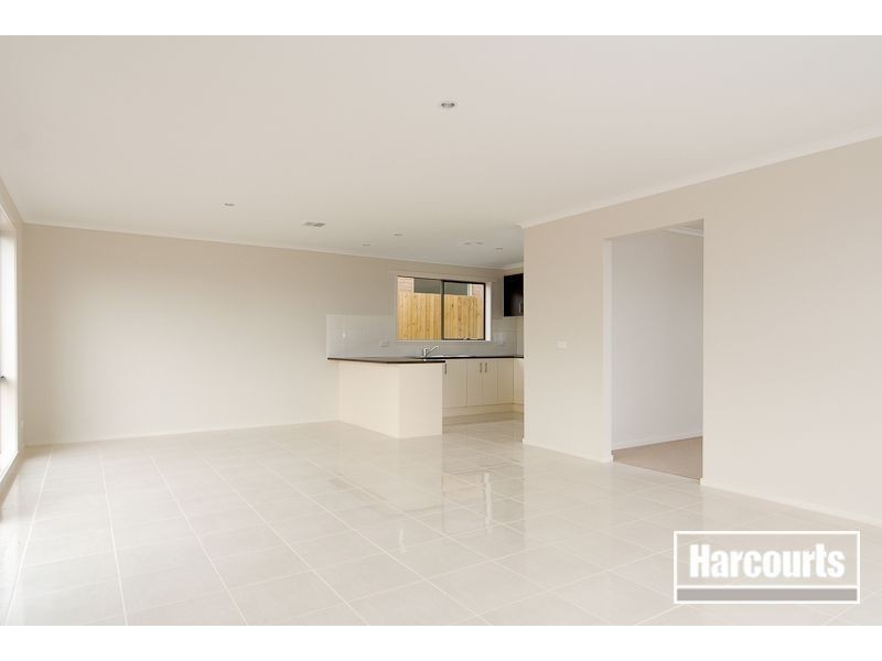 24 Bethune Drive, Hampton Park VIC 3976