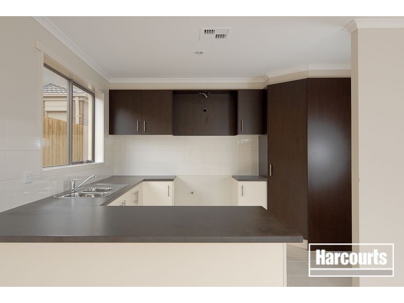 24 Bethune Drive, Hampton Park VIC 3976