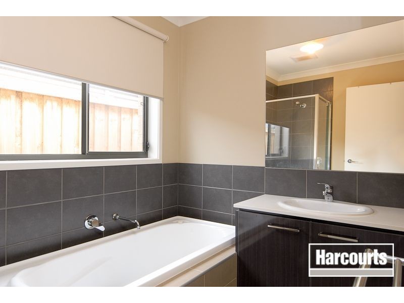 19 Tilden Rise, Cranbourne North VIC 3977