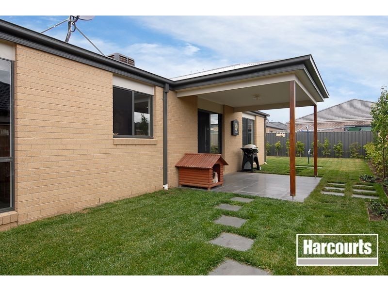 19 Tilden Rise, Cranbourne North VIC 3977