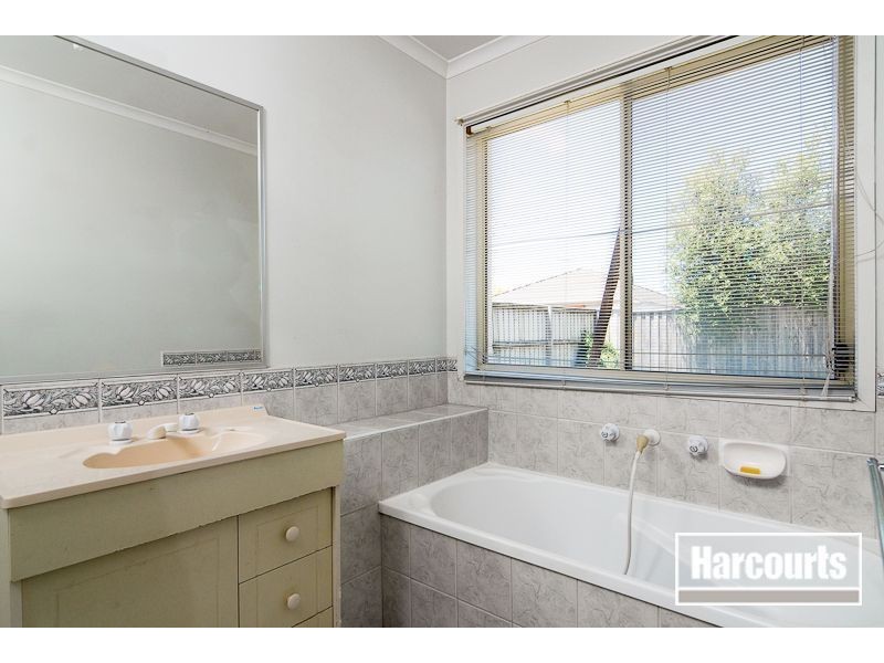 9 Feehan Crescent, Narre Warren South VIC 3805