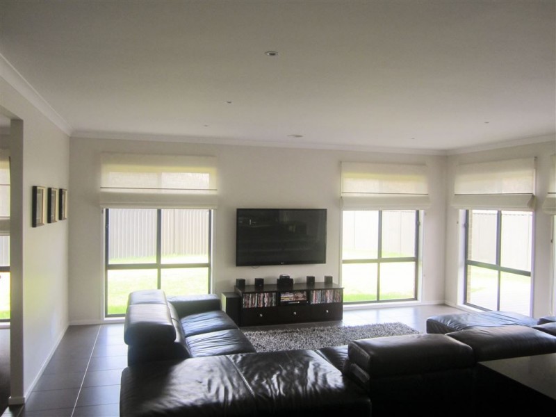 13 Peregrine Street, Cranbourne North VIC 3977