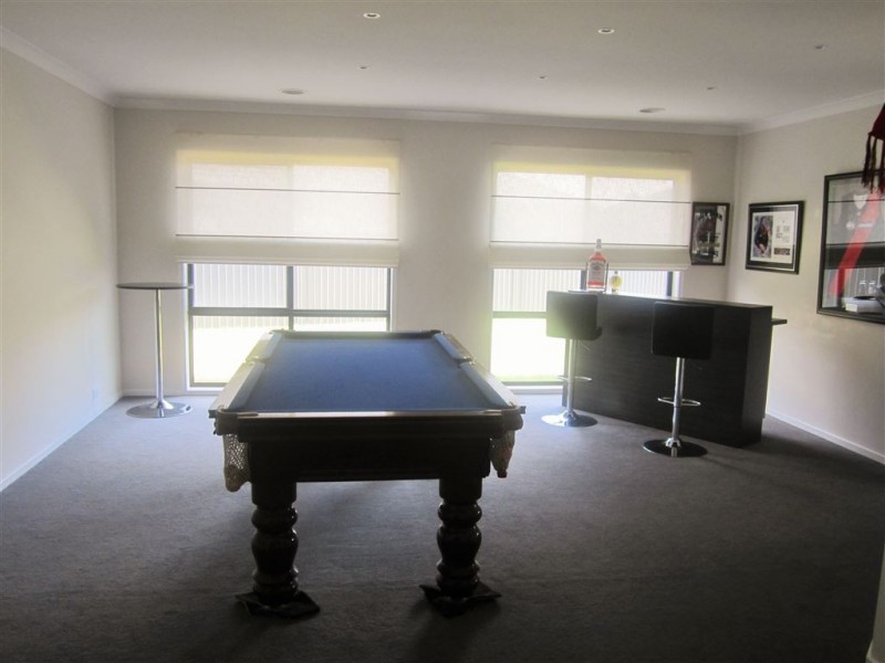 13 Peregrine Street, Cranbourne North VIC 3977