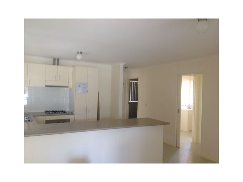 14 Willora Crescent, Cranbourne West VIC 3977