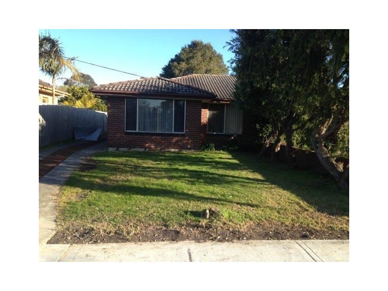 2/38 Lyall  Street, Cranbourne VIC 3977