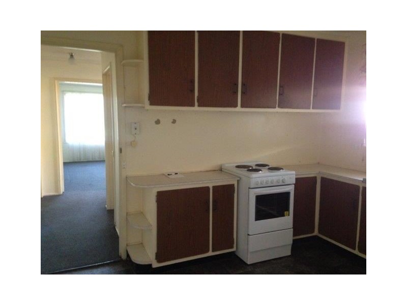 2/38 Lyall  Street, Cranbourne VIC 3977