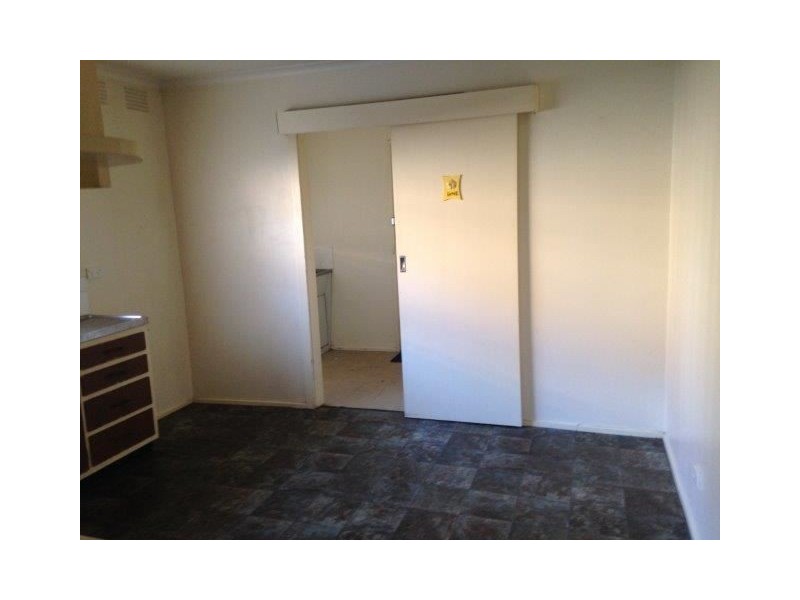 2/38 Lyall  Street, Cranbourne VIC 3977