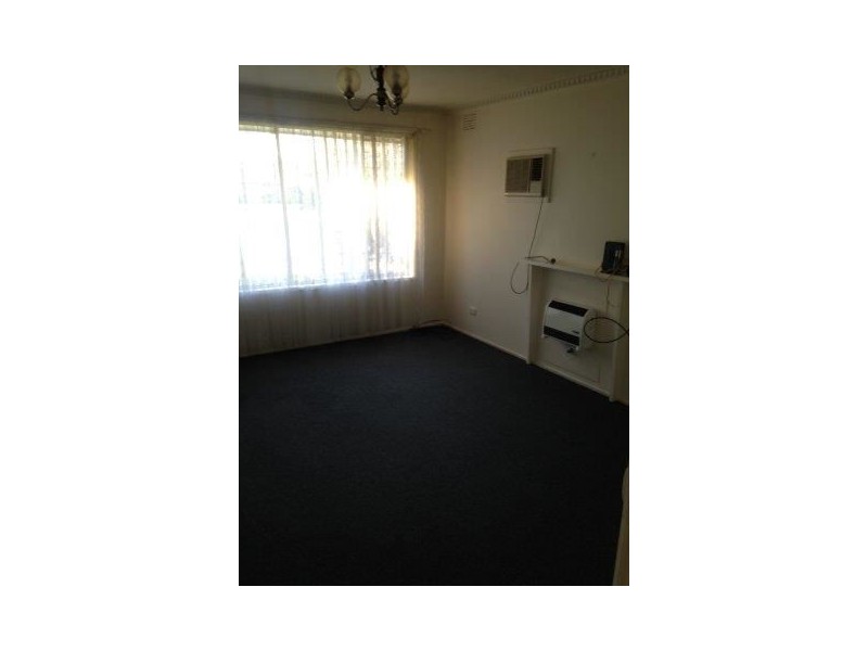 2/38 Lyall  Street, Cranbourne VIC 3977