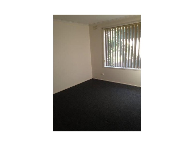 2/38 Lyall  Street, Cranbourne VIC 3977