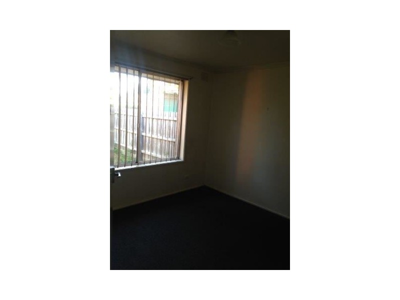 2/38 Lyall  Street, Cranbourne VIC 3977