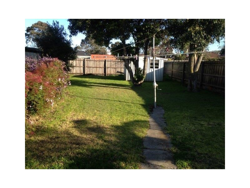 2/38 Lyall  Street, Cranbourne VIC 3977