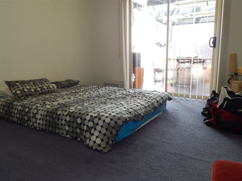 8 Maddock Drive, Cranbourne East VIC 3977