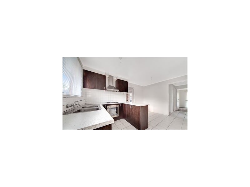 2/23 William Street, Cranbourne VIC 3977