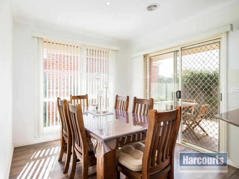2/27-29 Bakewell Street, Cranbourne VIC 3977