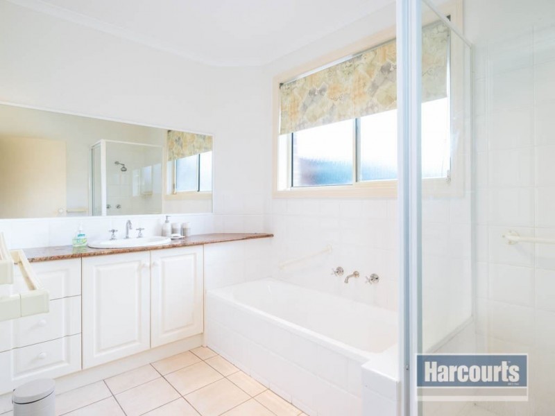 2/27-29 Bakewell Street, Cranbourne VIC 3977