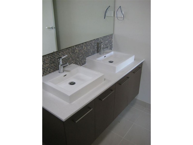 12 Mill Circuit, Clyde North VIC 3978