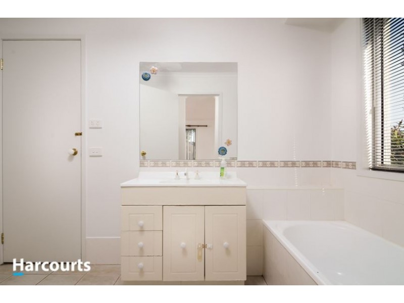 1 Ovata Place, Cranbourne West VIC 3977