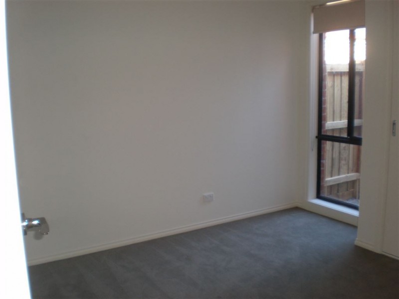 31 Bushranger Boulevard, Cranbourne East VIC 3977