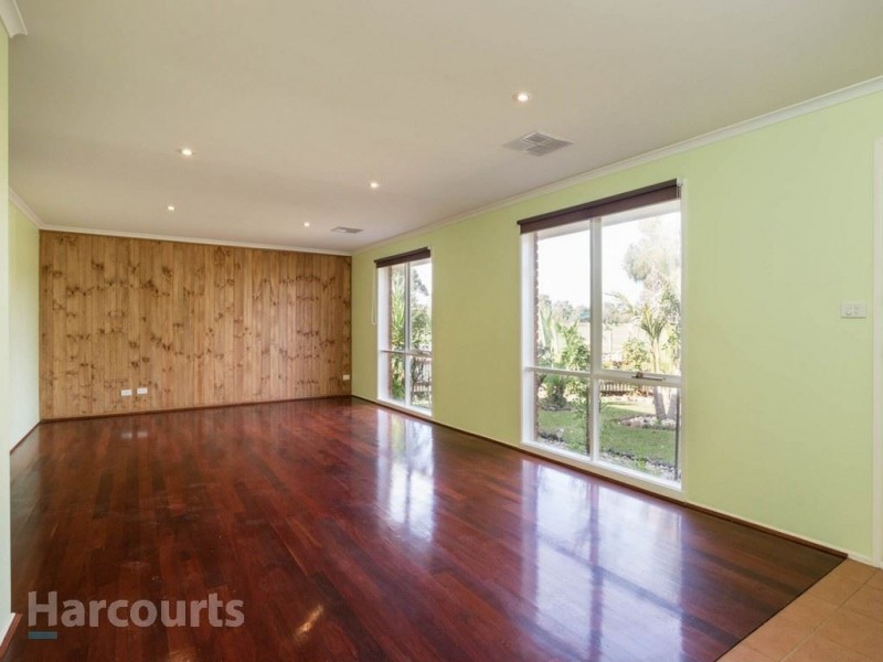 14 Ellindale Close, Hampton Park VIC 3976
