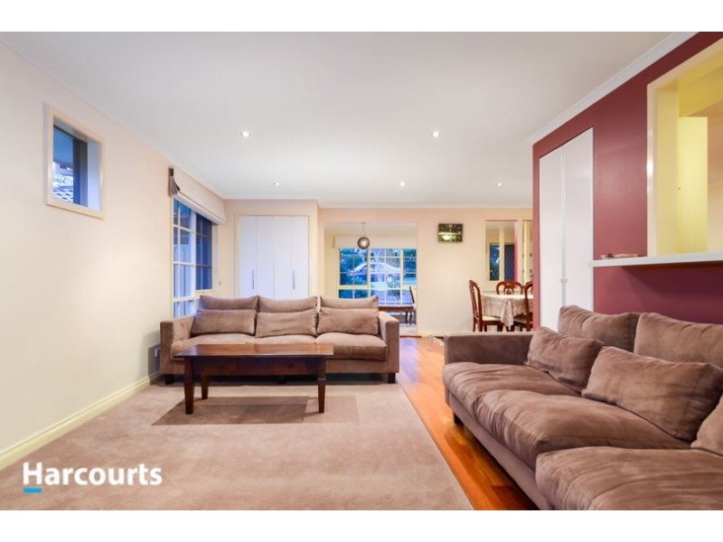 61 Ravensthorpe Crescent, Narre Warren VIC 3805