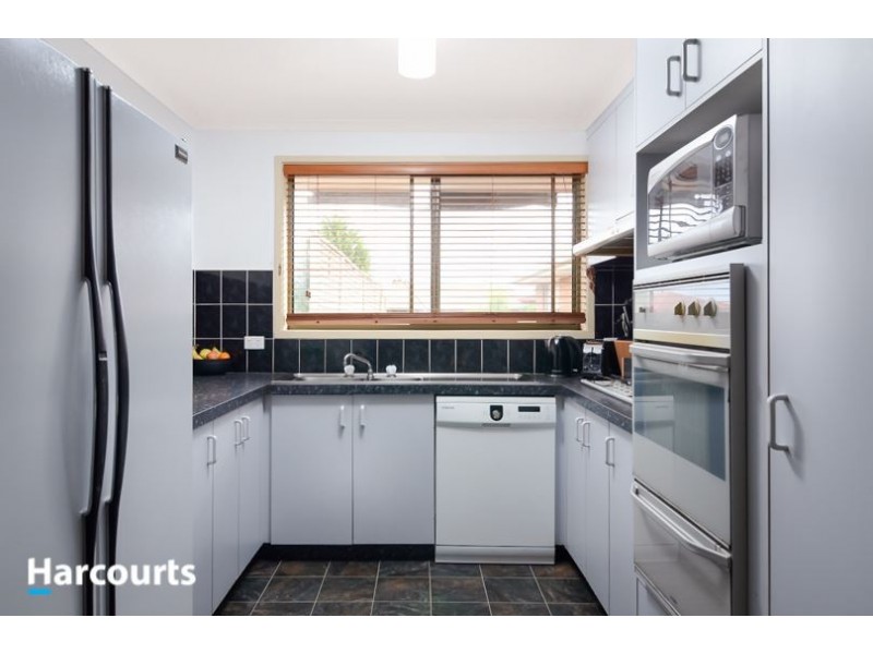 8 Karen Close, Narre Warren South VIC 3805